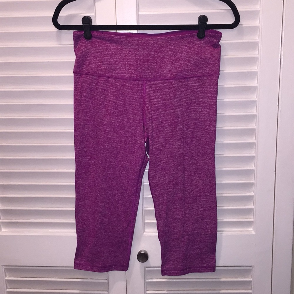 Victoria’s Secret Sport Capri leggings